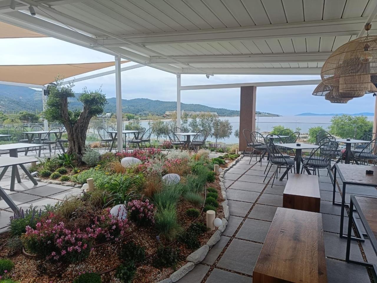 Thetis Boutique Apartments Neos Marmaras Bagian luar foto
